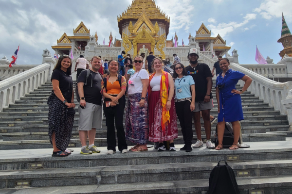 slhrd study abroad students in thailand