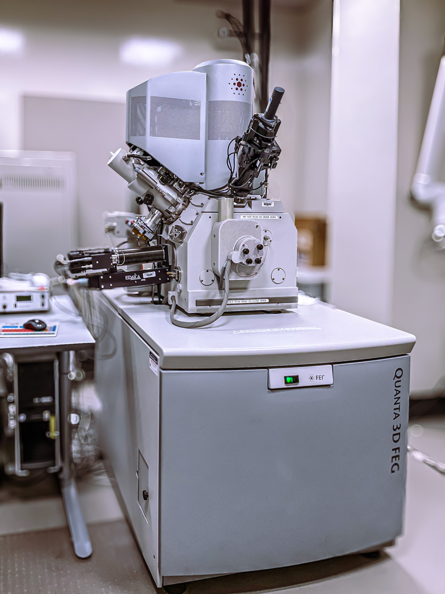 FEI Quanta3D FEG FEI Quanta3D FEG