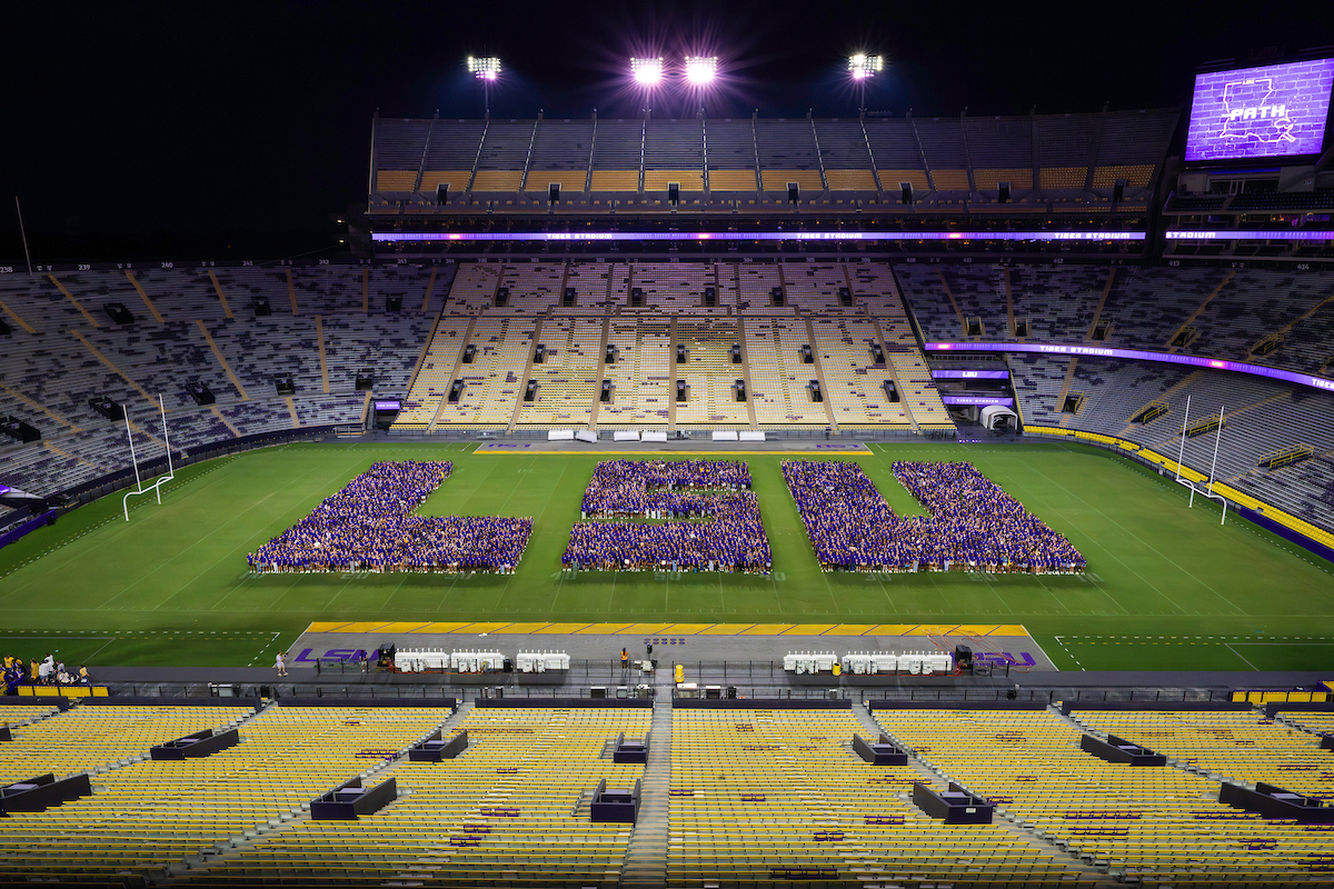 Freshmen spell out LSU on the field at Tiger Stadium