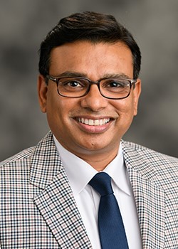 Rajesh Narayanan headshot
