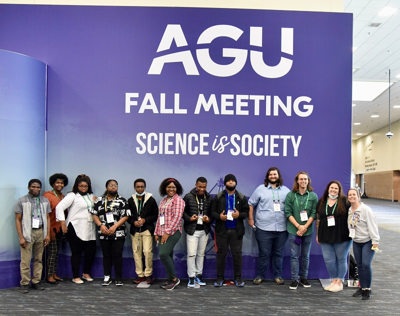 group photo of EnvironMentors at the 2022 AGU conference