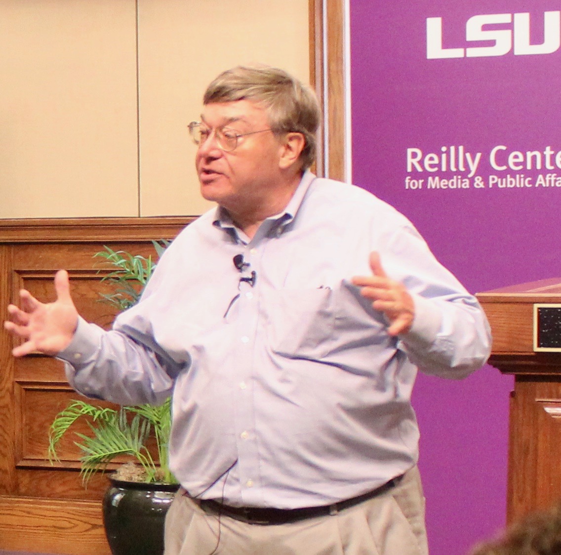 Charlie Cook discusses the unprecendented nature of the 2016 presidential elections in the Holliday Forum during his spring 2017 visit to LSU