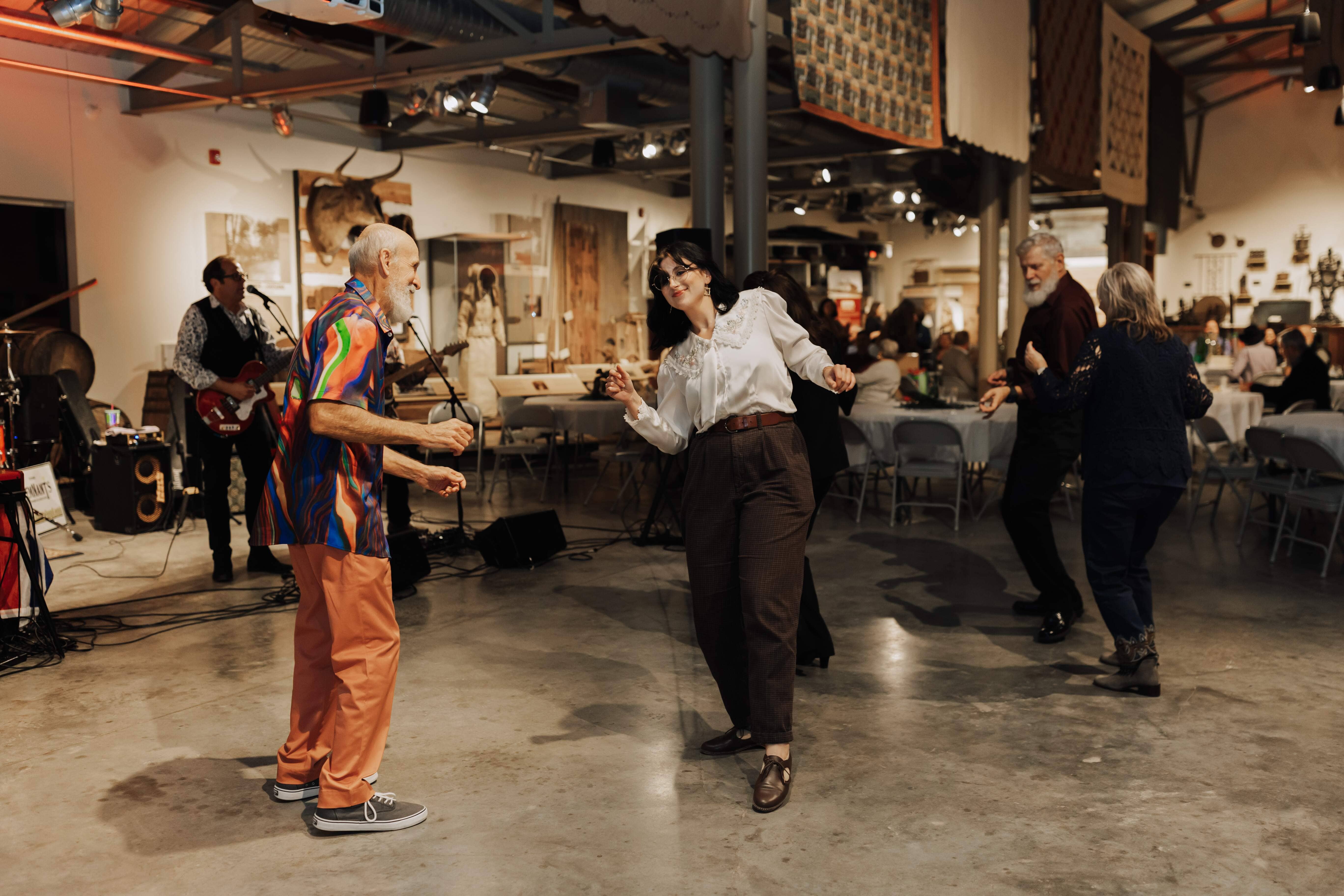 Red Rooster Dancing