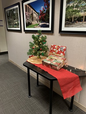 LSU Libraries Christmas Tree Table